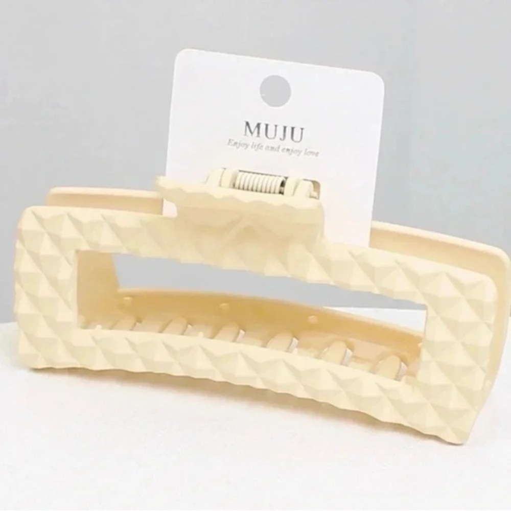 MUJU Cream Textured Hair Claw Clip – Modern Minimalist Style Large 4.9 inch